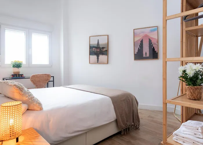 Calma Muralla House-Two Bedrooms & Two Bathrooms